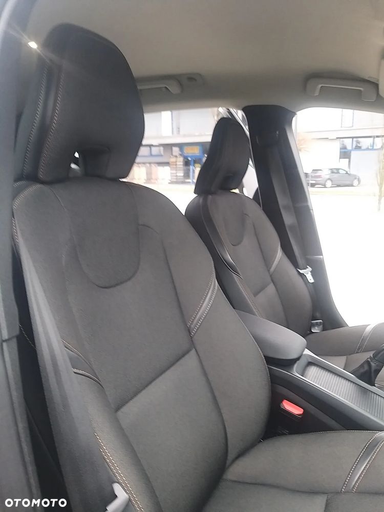 Volvo V40 Cross Country T4 AWD Momentum - 24