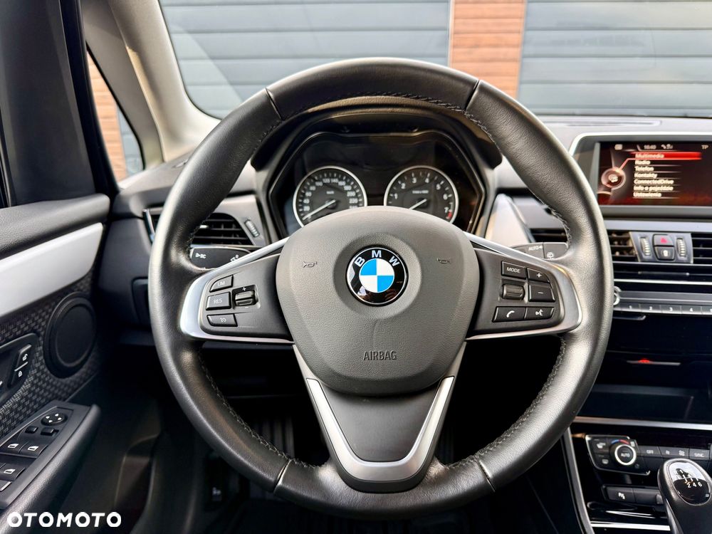 BMW Seria 2 218i - 11