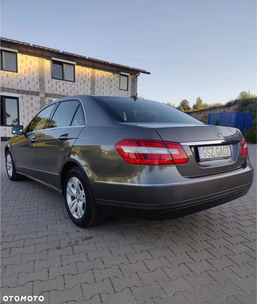 Mercedes-Benz Klasa E 250 CDI DPF BlueEFFICIENCY Automatik Elegance - 3
