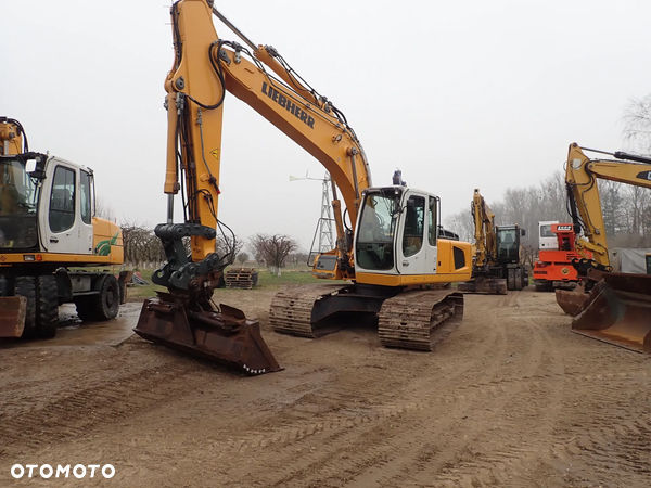 Liebherr R906 LC
