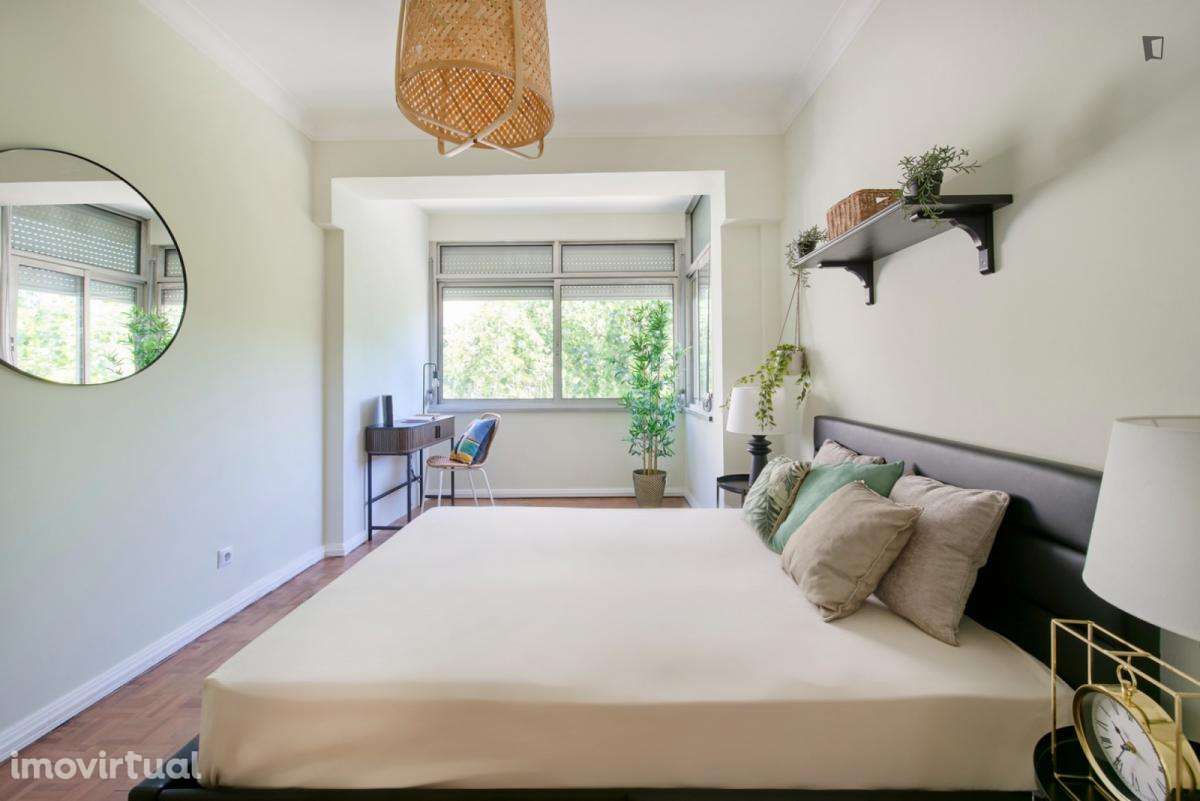Quarto - localizado em Benfica Lisbon - Grande imagem: 5/18
