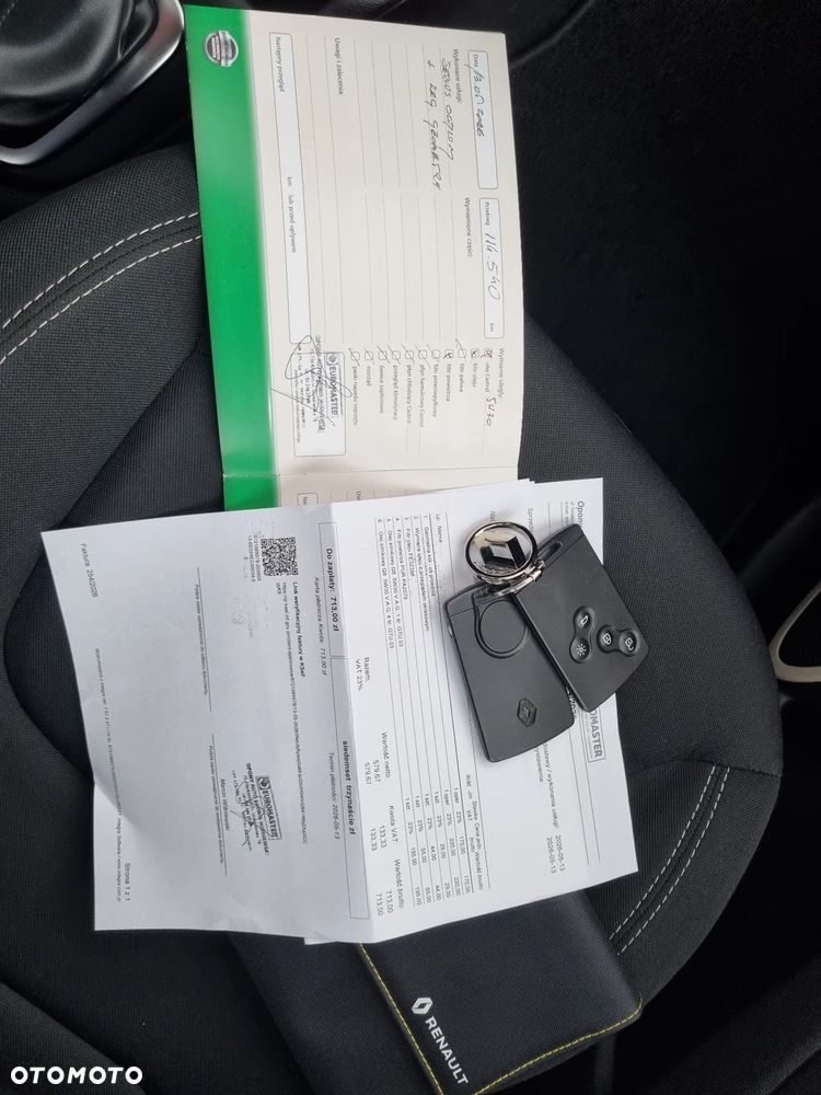 Renault Captur 1.5 dCi Energy Intens EDC EU6 - 32