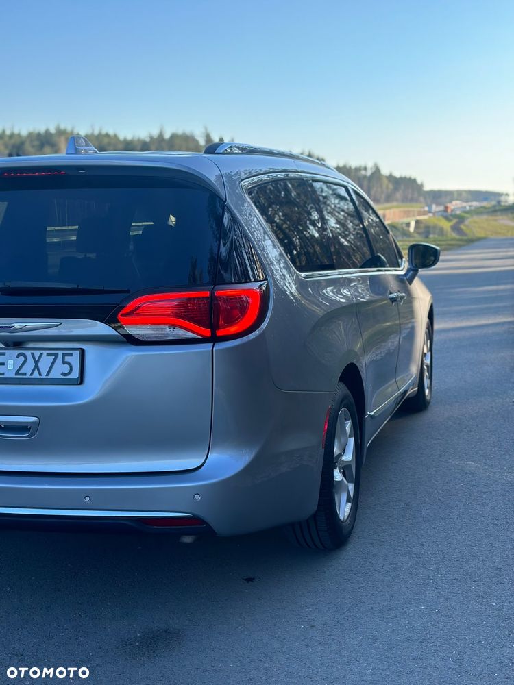 Chrysler Pacifica - 1