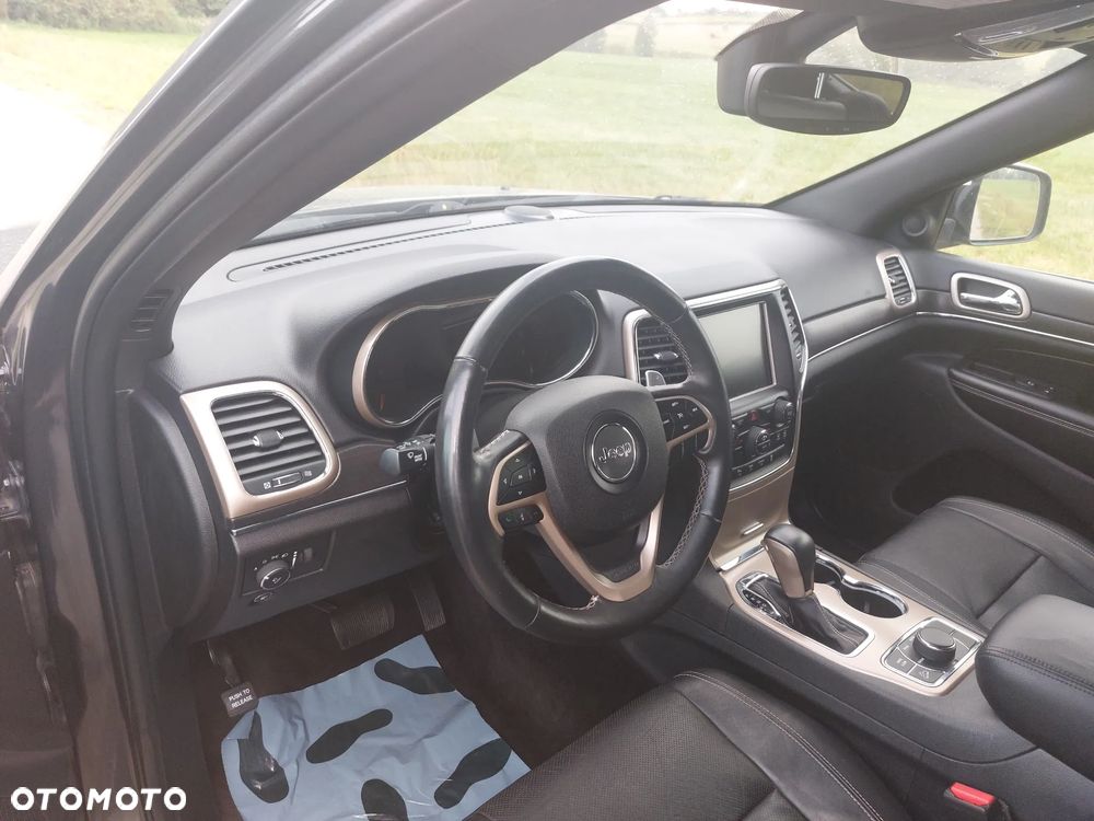 Jeep Grand Cherokee - 29