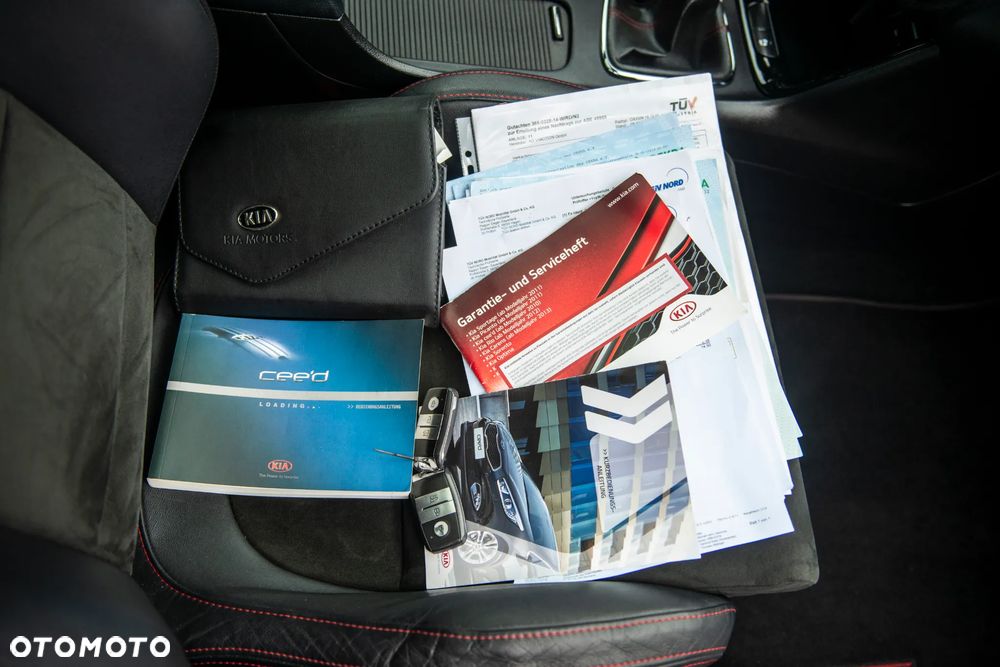 Kia Ceed 1.6 T-GDI GT - 40