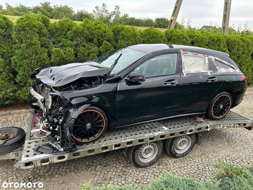 Mercedes-Benz CLA 200 7G-DCT Orange Art Edition - 5