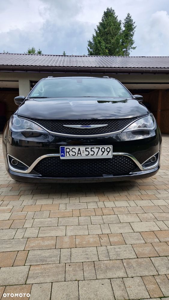 Chrysler Pacifica - 3