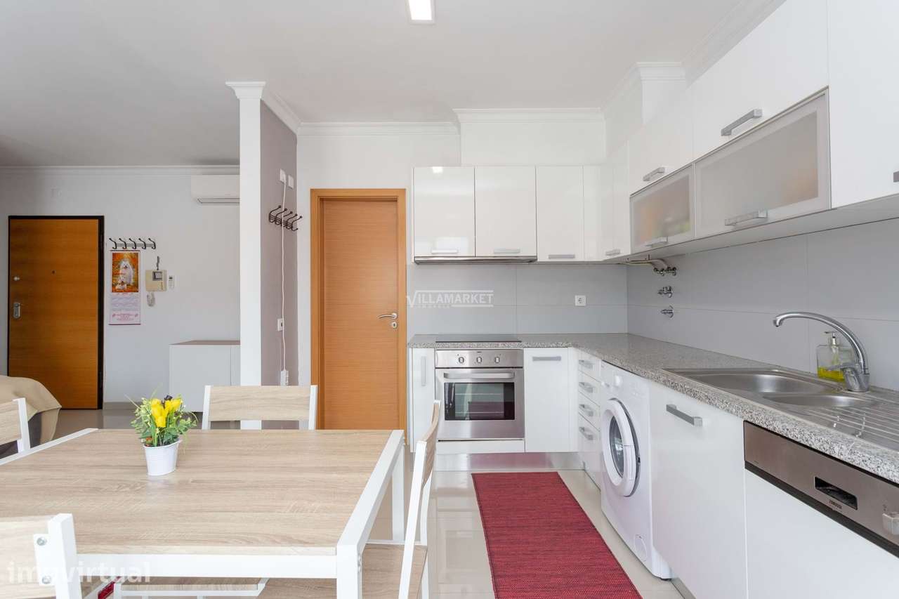 Apartamento T1 + 1 com 1 parqueamento e 2 terraços privativos situado - Grande imagem: 4/34