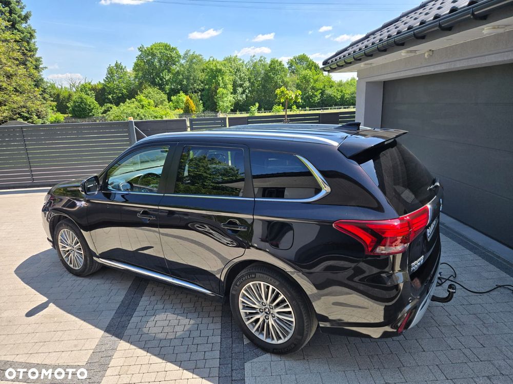 Mitsubishi Outlander Intense + - 22
