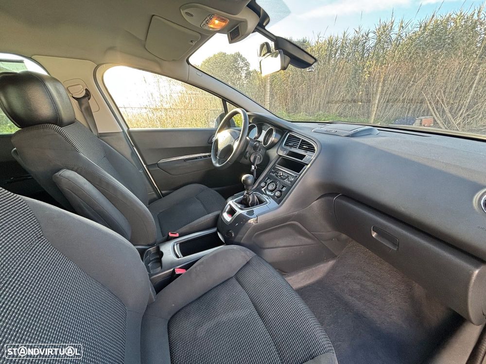 Peugeot 5008 1.6 HDi 7L Allure - 13