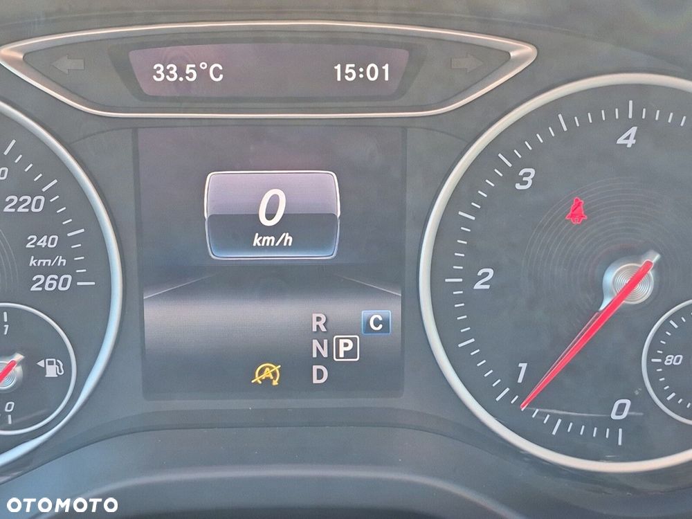 Mercedes-Benz GLA - 13