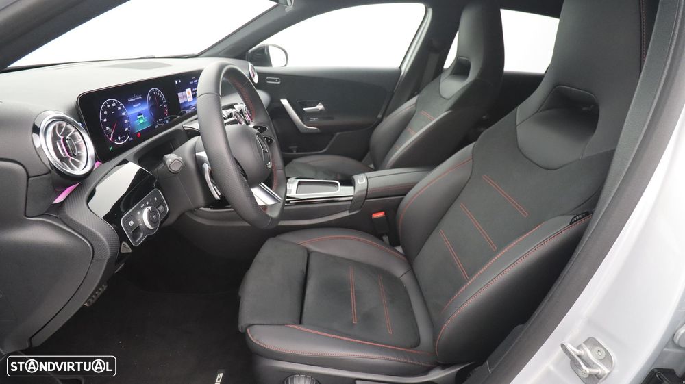 Mercedes-Benz A 250 e AMG Line - 15