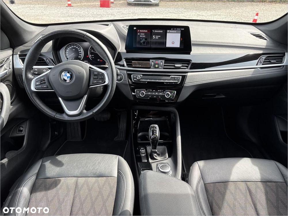 BMW X1 sDrive18d xLine - 13
