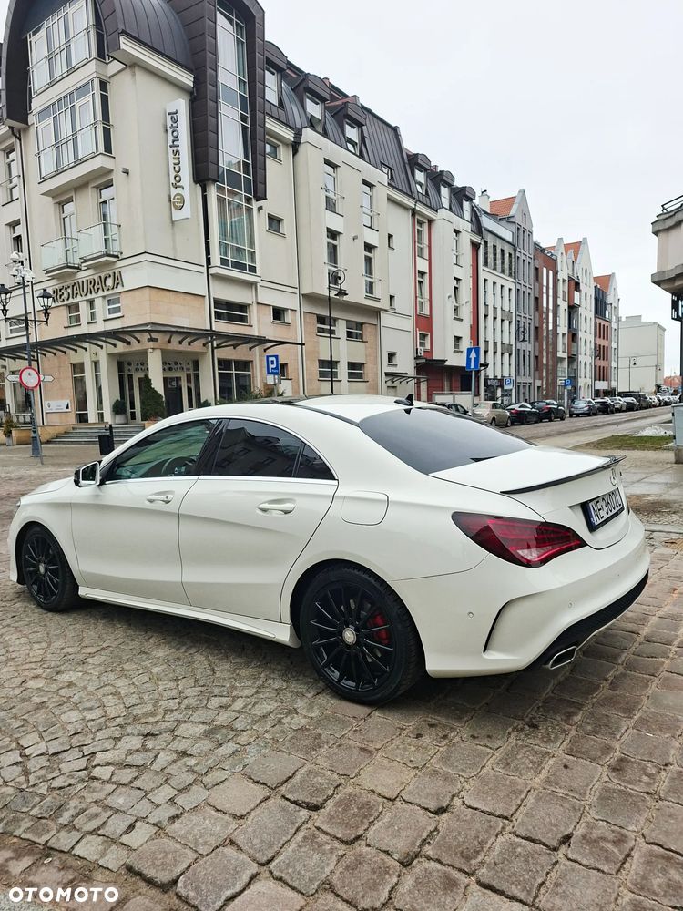 Mercedes-Benz CLA 180 7G-DCT AMG Line - 4