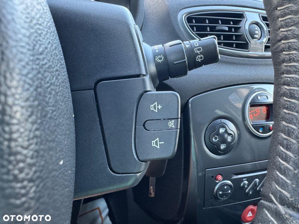 Renault Clio 1.6 16V Exception - 19