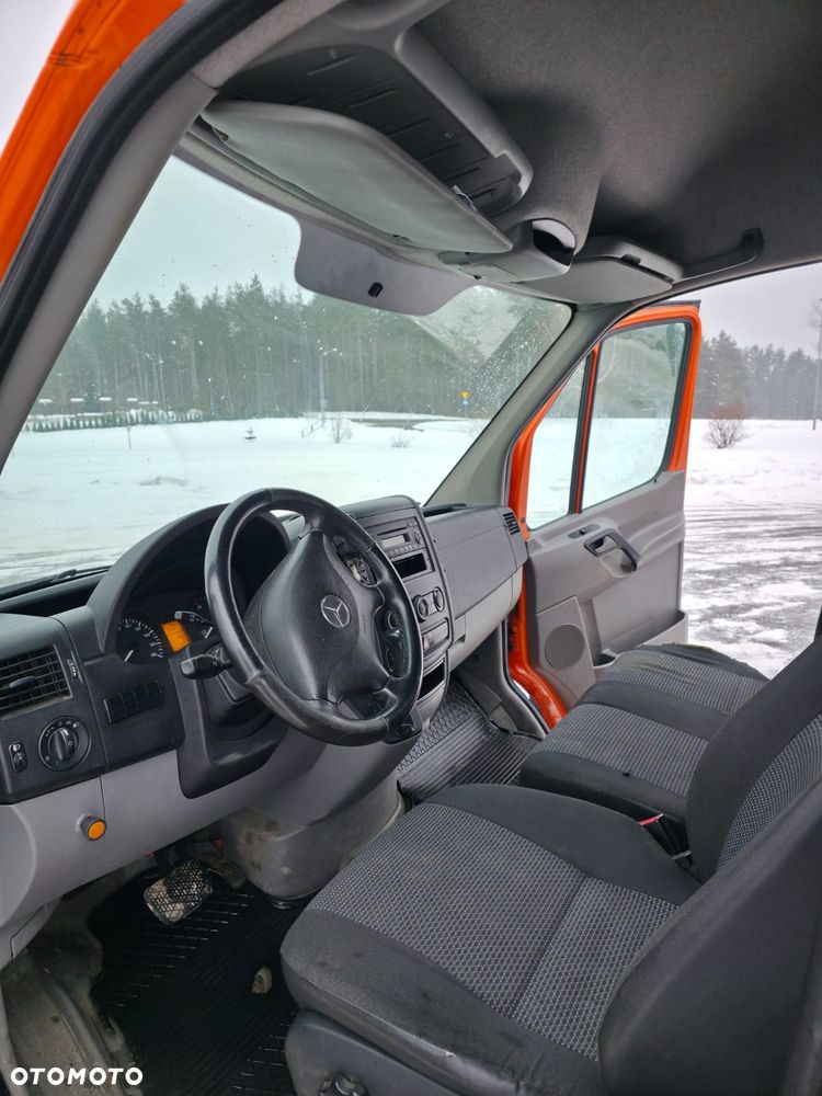 Mercedes-Benz Sprinter z zabudową warsztatową - 9
