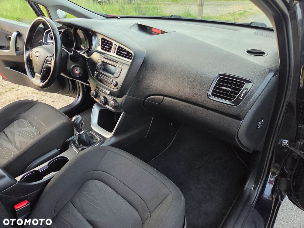 Kia Ceed 1.4 CVVT Attract - 12