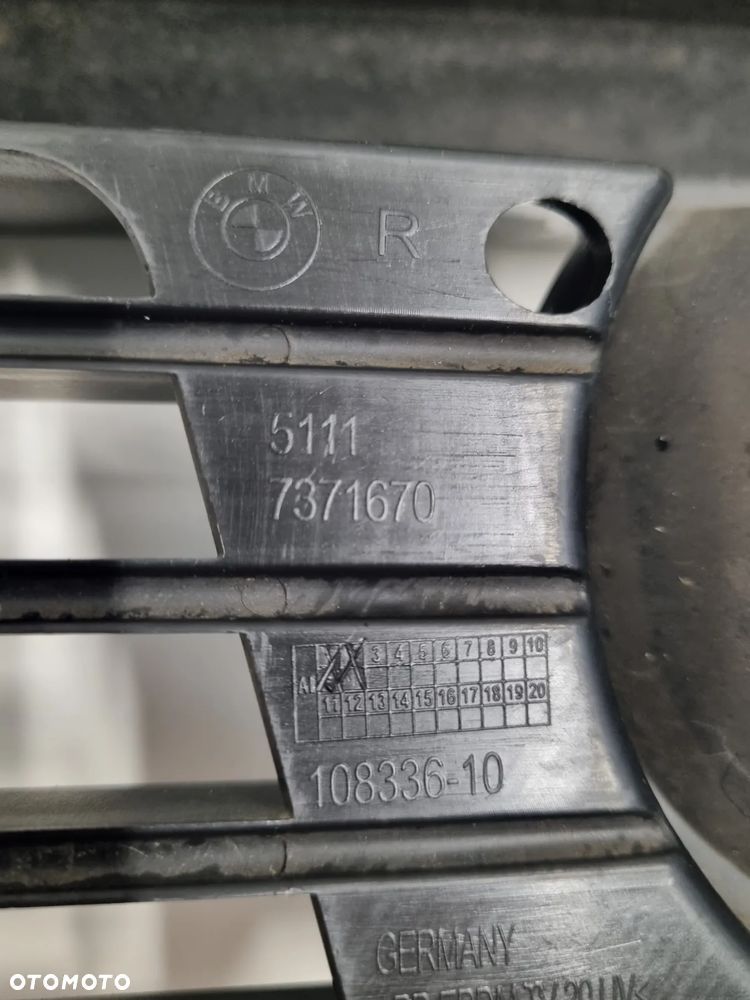 BMW 1 F20 F21  kratka halogenu zderzaka prawa i lewa 7371669 7371670 - 3