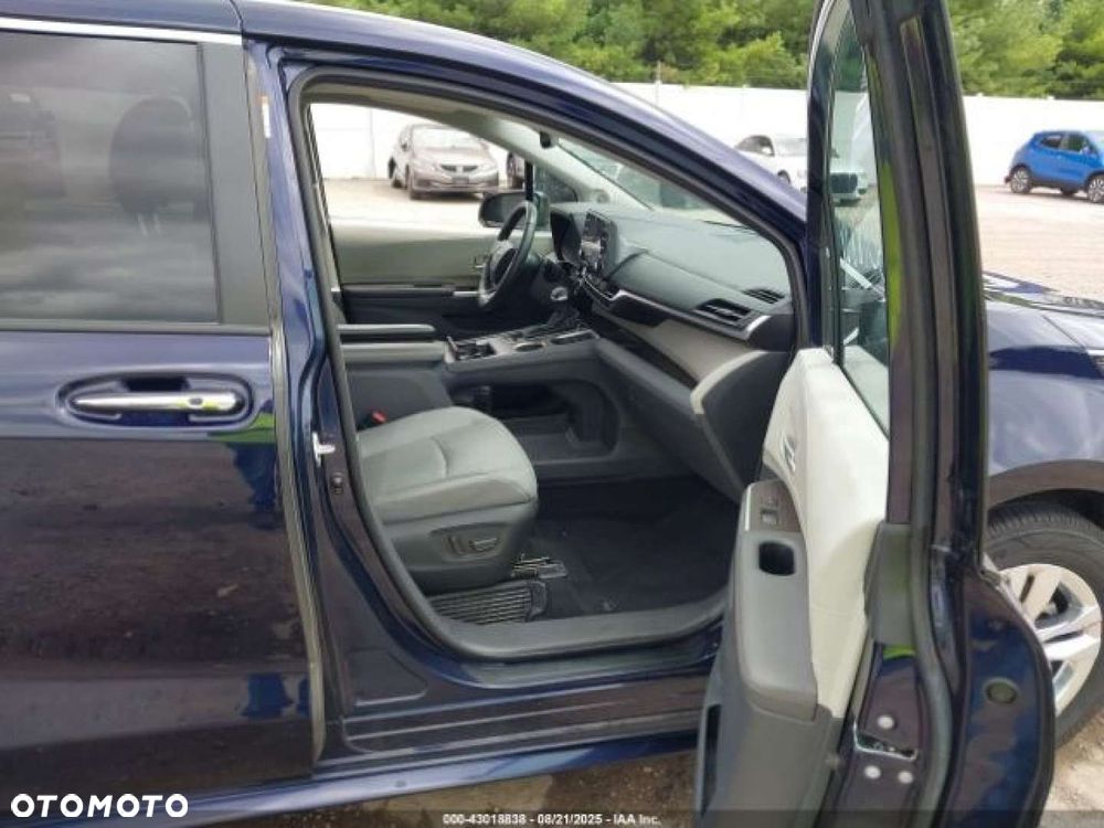 Toyota Sienna - 12