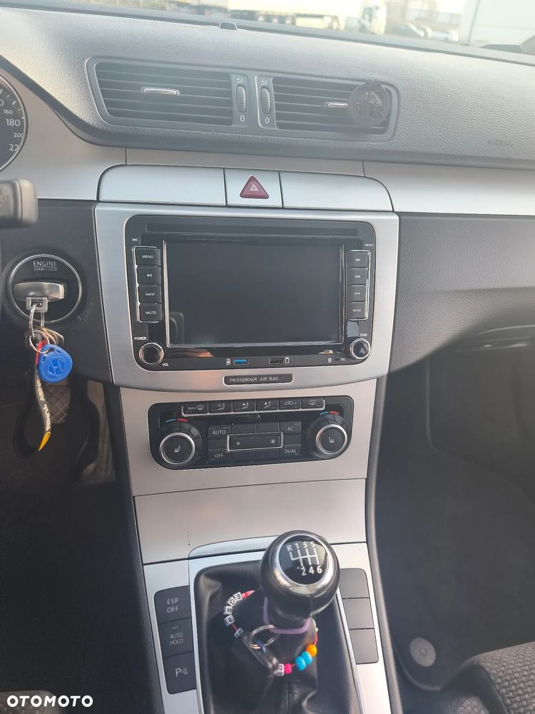 Volkswagen Passat 2.0 TDI DPF Individual - 4