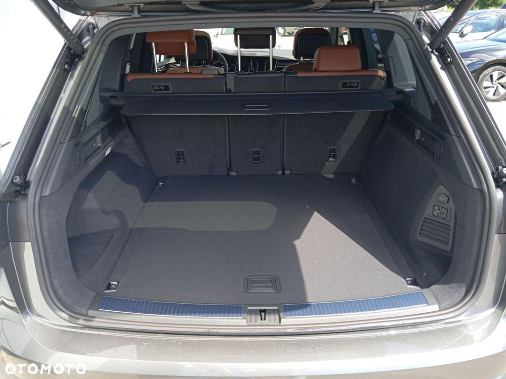 Volkswagen Touareg - 12