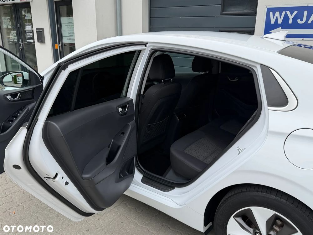 Hyundai IONIQ - 21
