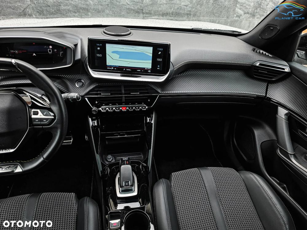 Peugeot 2008 PureTech 130 EAT8 GT - 20