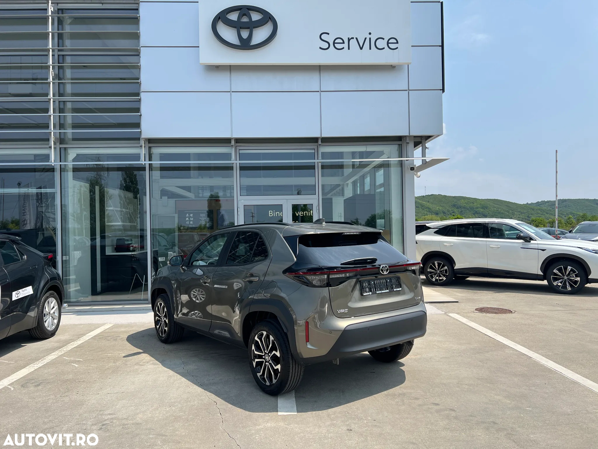 Toyota Yaris Cross 1.5 VVT-i HSD 4x2 Dynamic - 4
