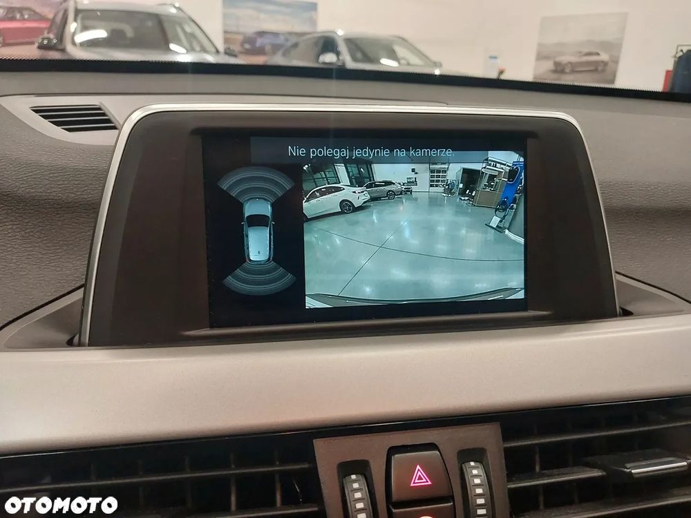 BMW X1 sDrive18i - 12