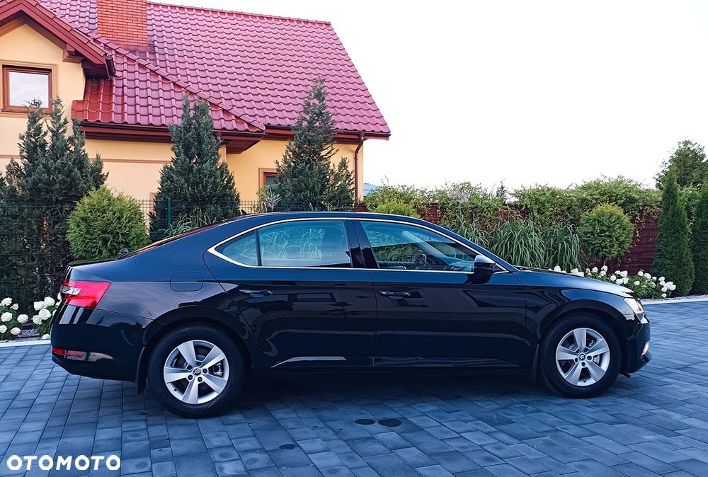 Skoda Superb ver-2-0-tdi-ambition - 4