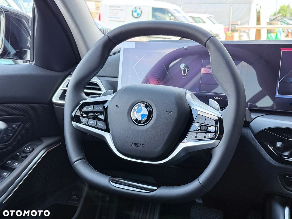 BMW Seria 3 320i sport - 24