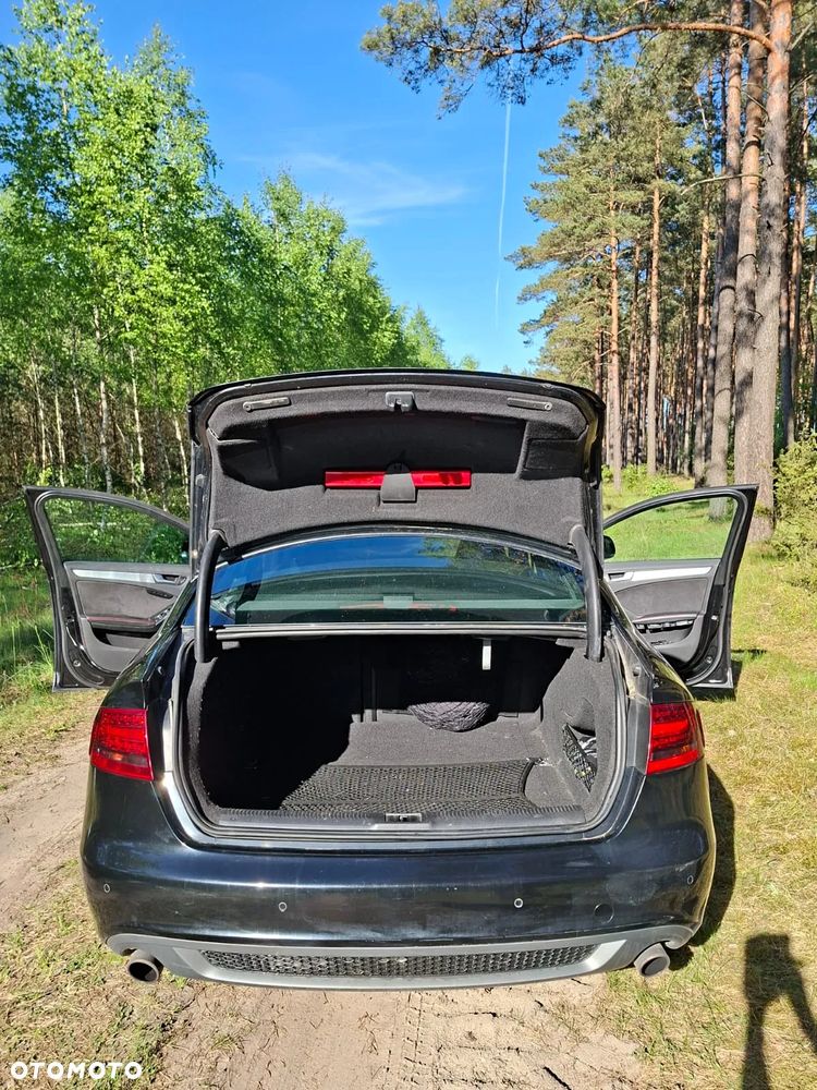 Audi A4 Limousine - 9