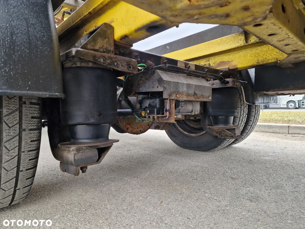 Mercedes-Benz Sprinter - 9