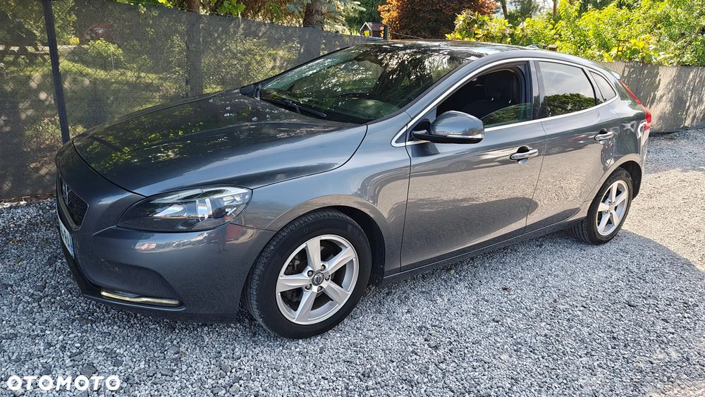 Volvo V40 - 25