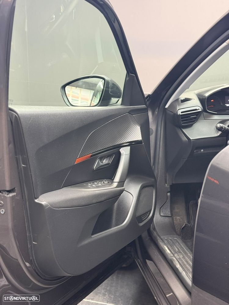 Peugeot 2008 1.2 PureTech Active - 16