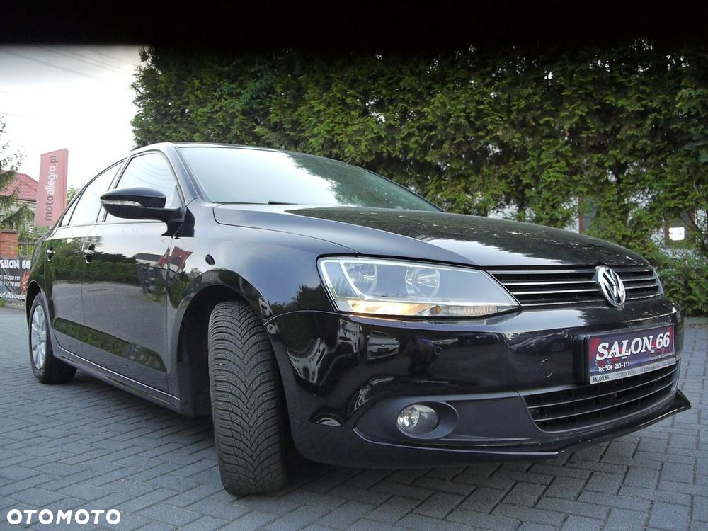 Volkswagen Jetta 1.6 TDI DSG Comfortline - 12
