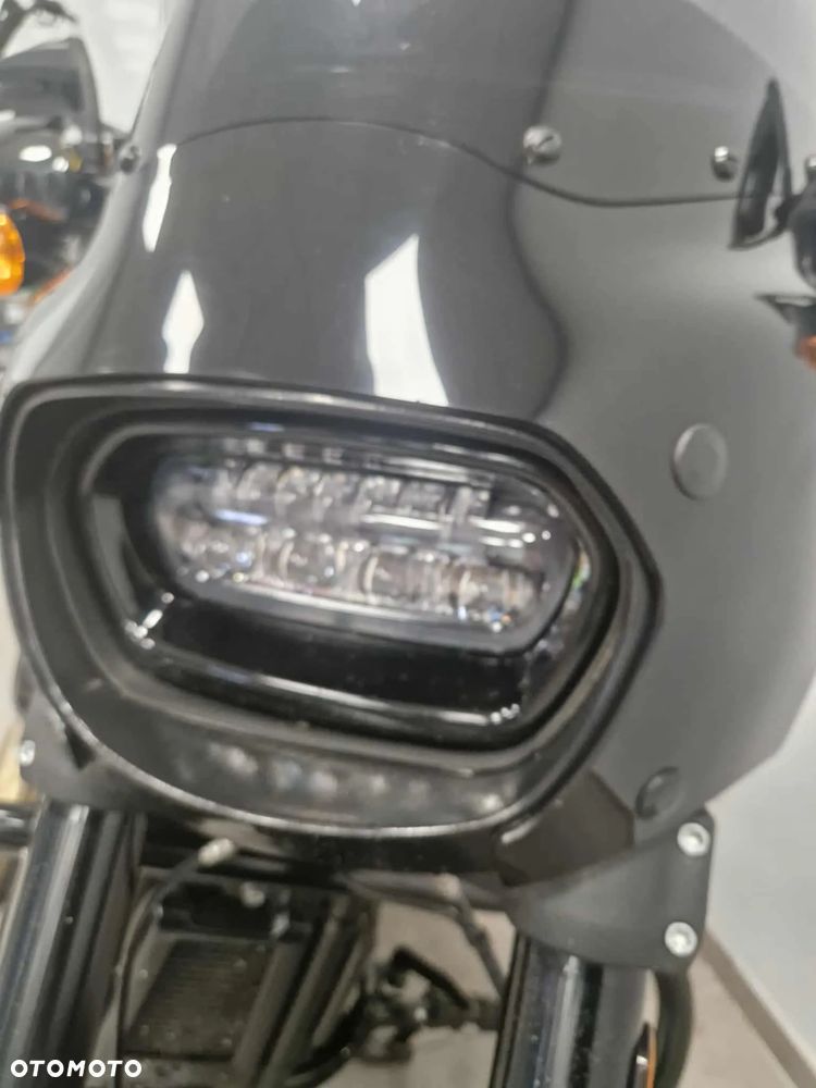 Harley-Davidson Softail Fat Bob - 11