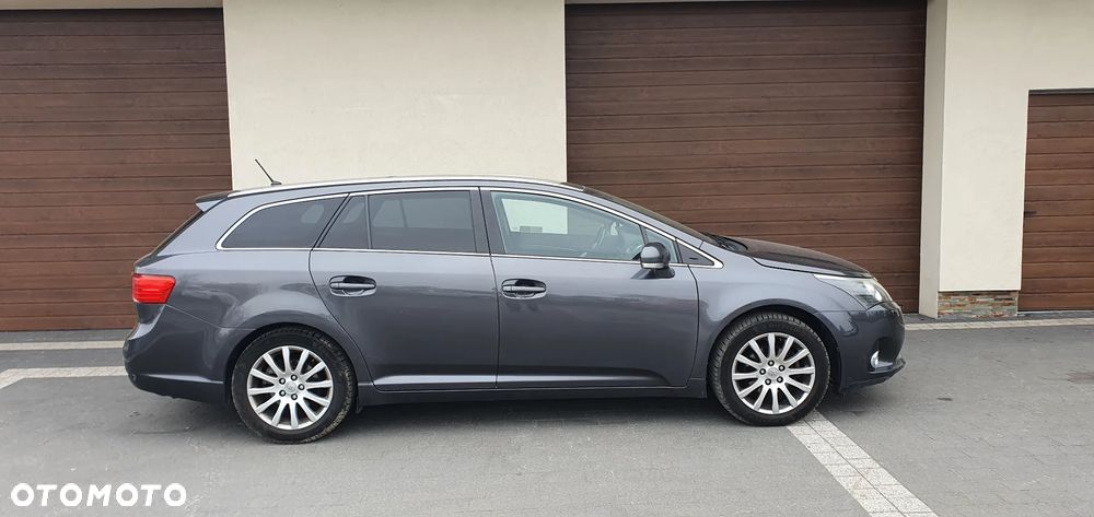 Toyota Avensis - 2