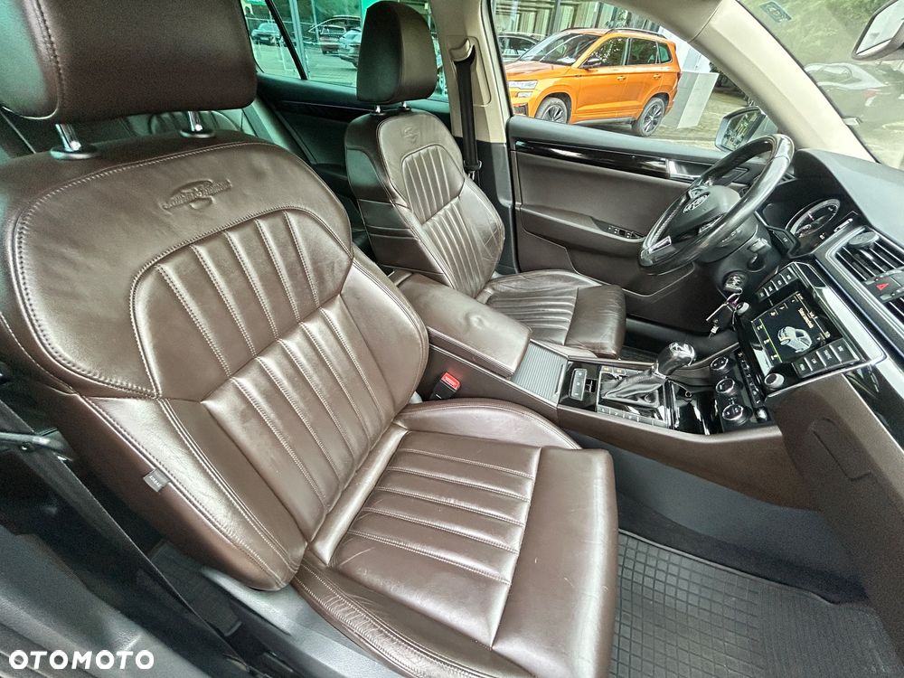 Skoda Superb 2.0 TDI L&K DSG - 17