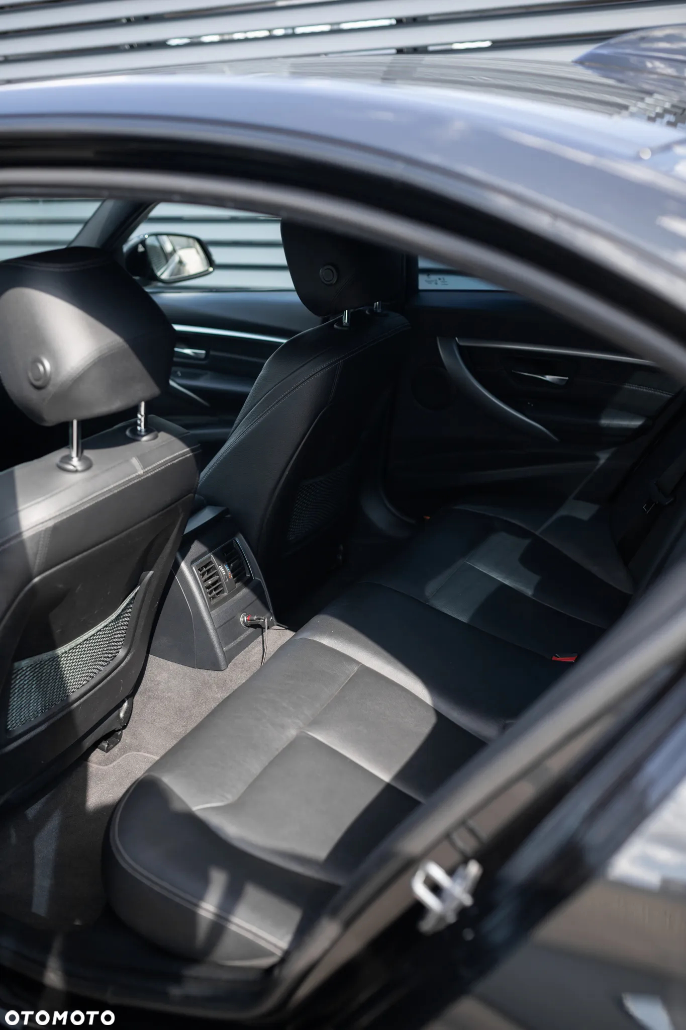 BMW Seria 3 330e iPerformance M Sport Shadow - 16
