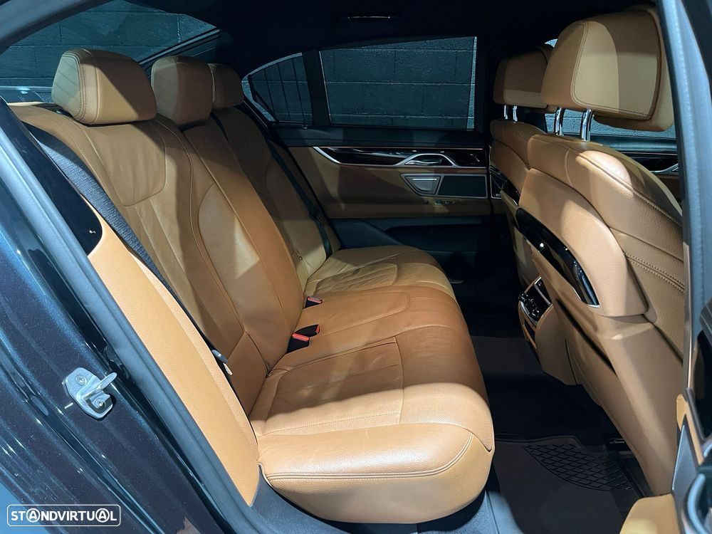 BMW 750 d xDrive Pack M Auto - 14