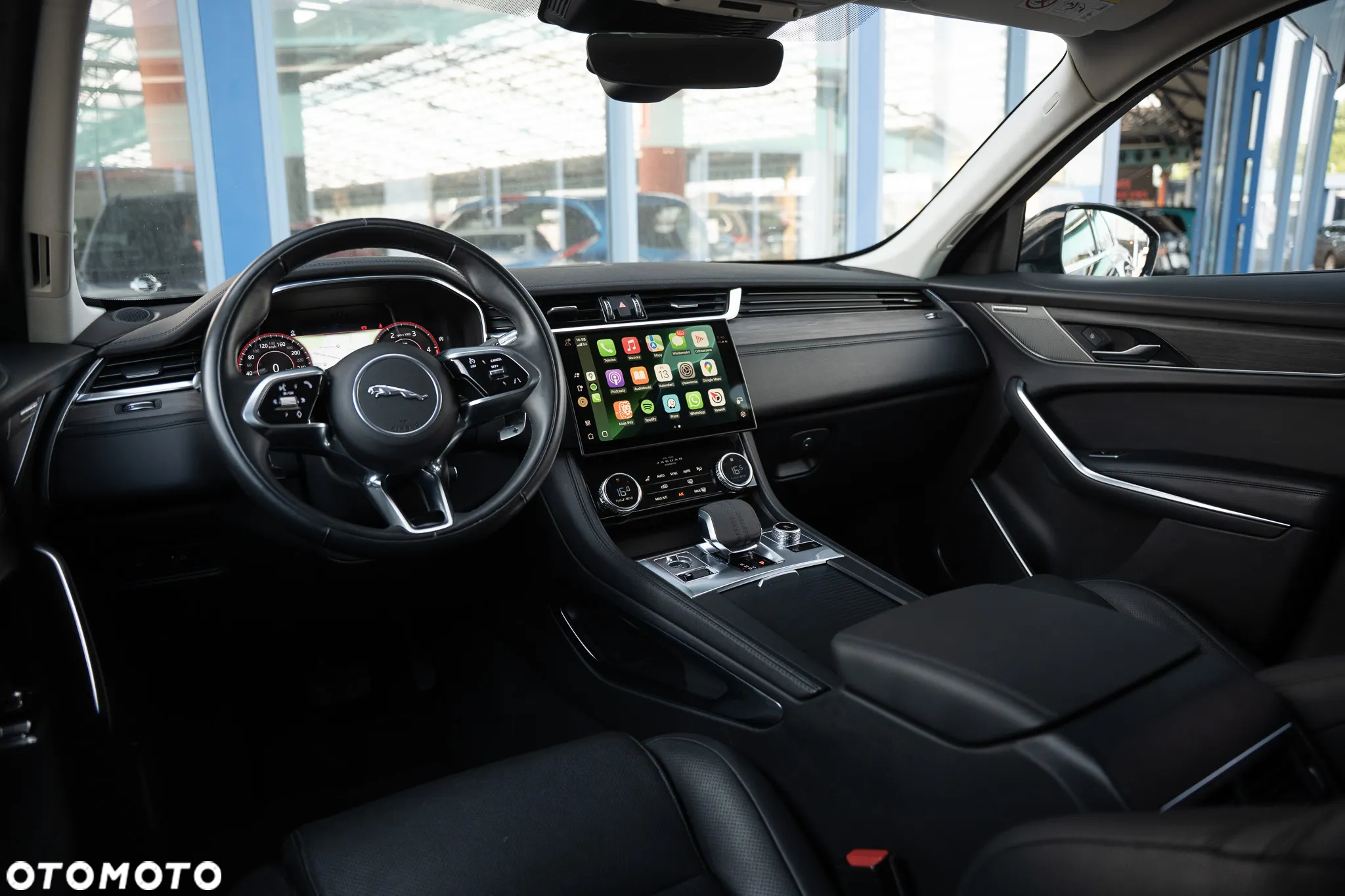 Jaguar F-Pace D200 AWD R-Dynamic HSE - 25