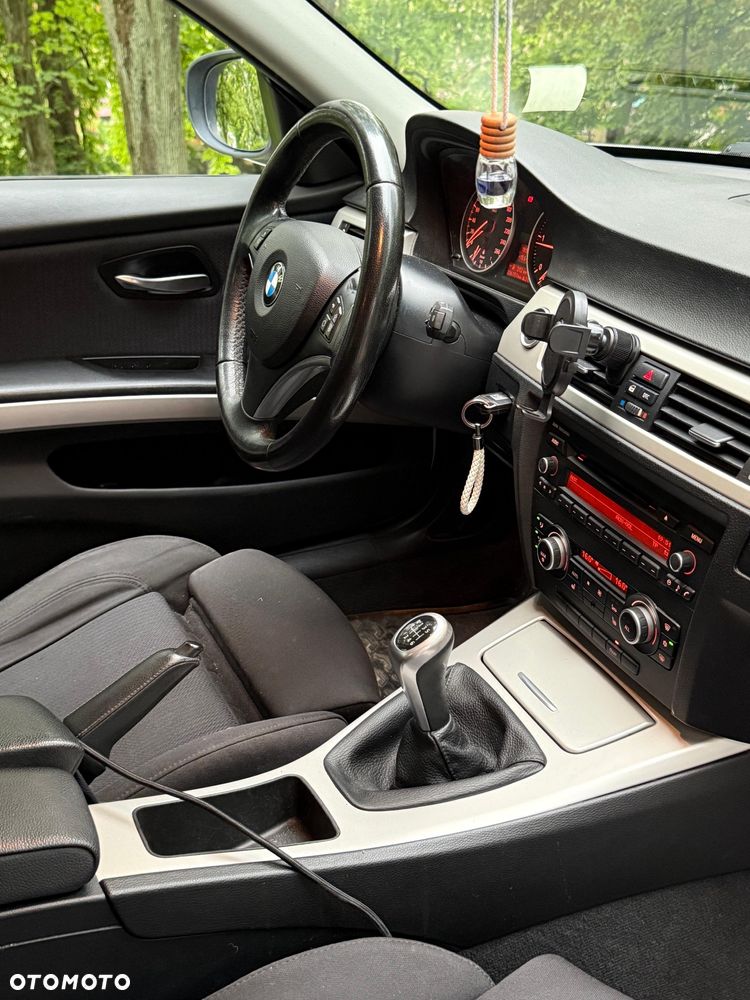 BMW Seria 3 318d - 12