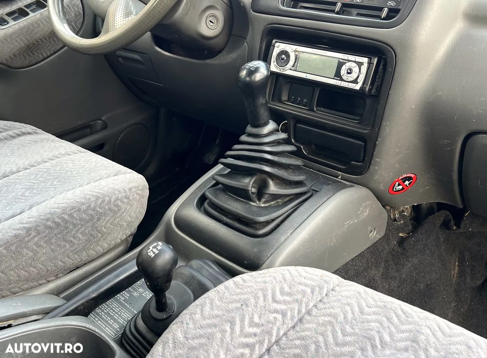 Suzuki Grand Vitara 2.0 TD Club - 11