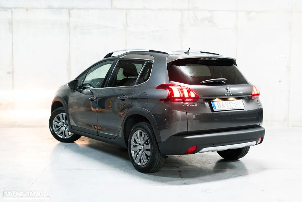 Peugeot 2008 1.2 PureTech Allure - 2