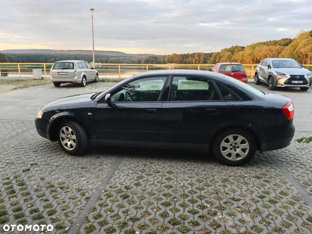 Audi A4 Limousine - 3