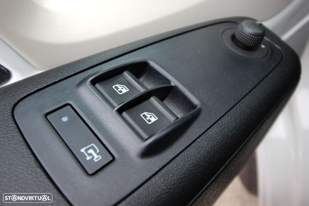 Peugeot Boxer 2.0 BlueHDi 330 L2H1 Pro - 19