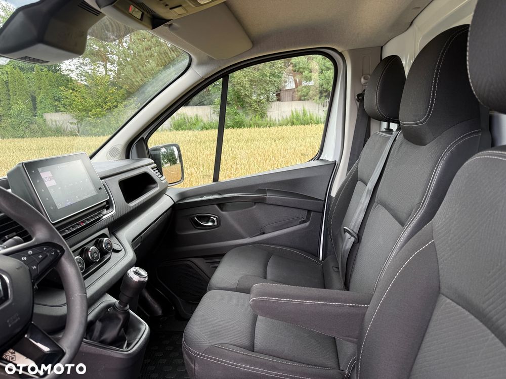 Renault Trafic - 21