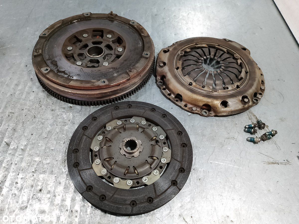KOŁO DWUMASOWE KOMPLETNE OPEL ASTRA H 2.0 TURBO - 1