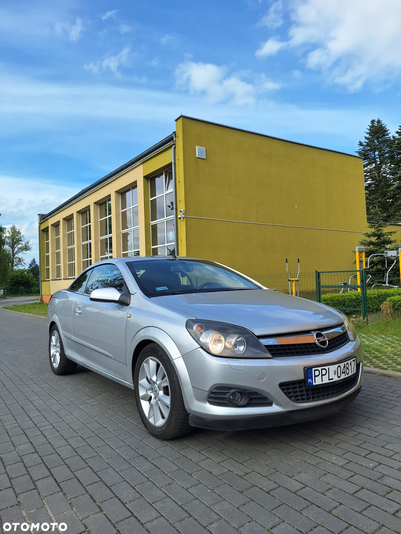 Opel Astra TwinTop 1.6 Cosmo - 4